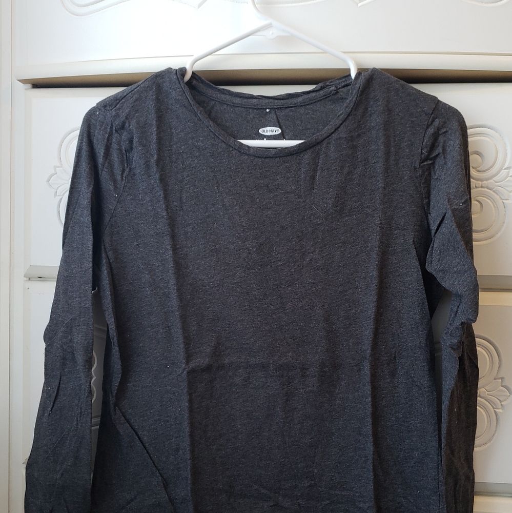 Charcoal gray long sleeve tee